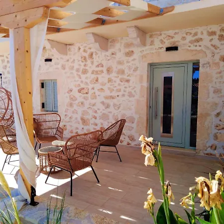 Country house Mangata W With Private Pool Spartokhorion
